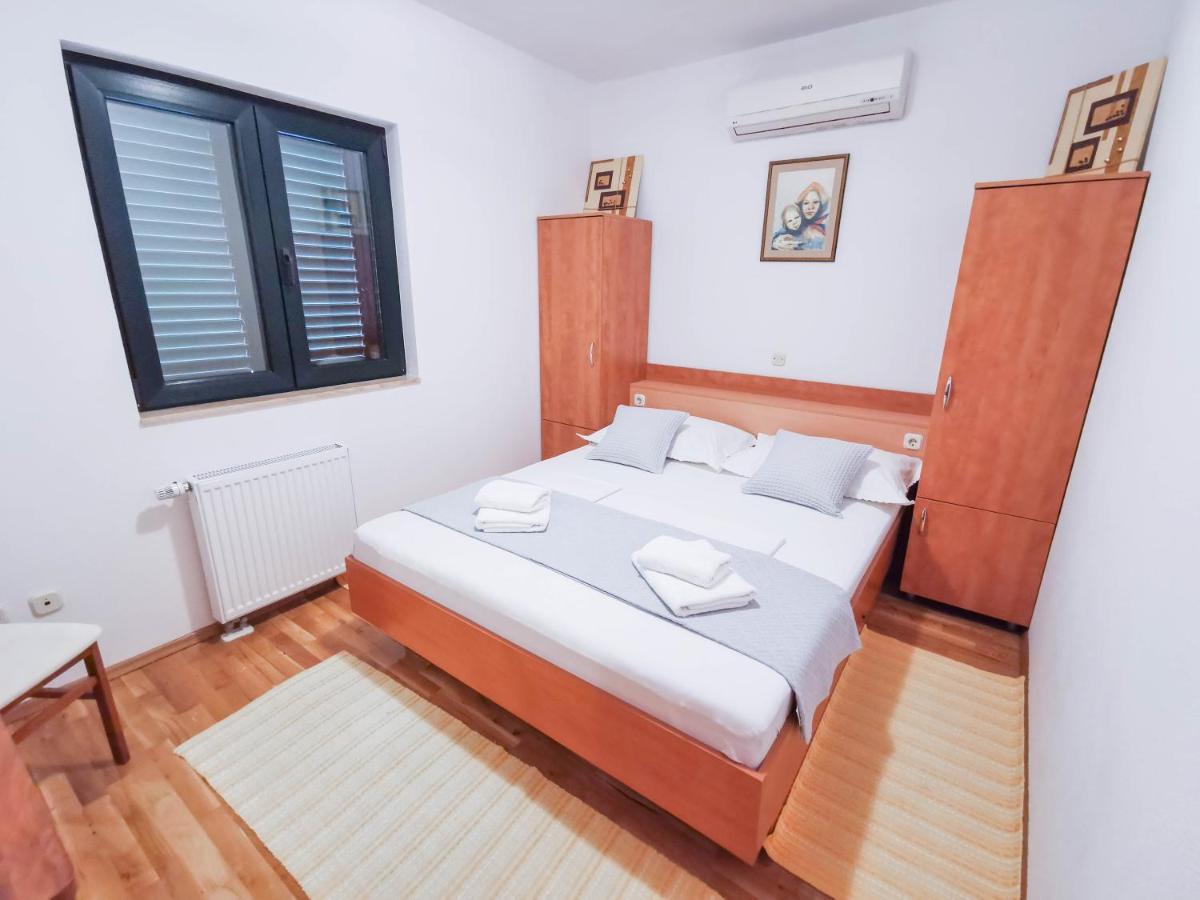 Apartments Vukovic Vanja Makarska Exterior foto